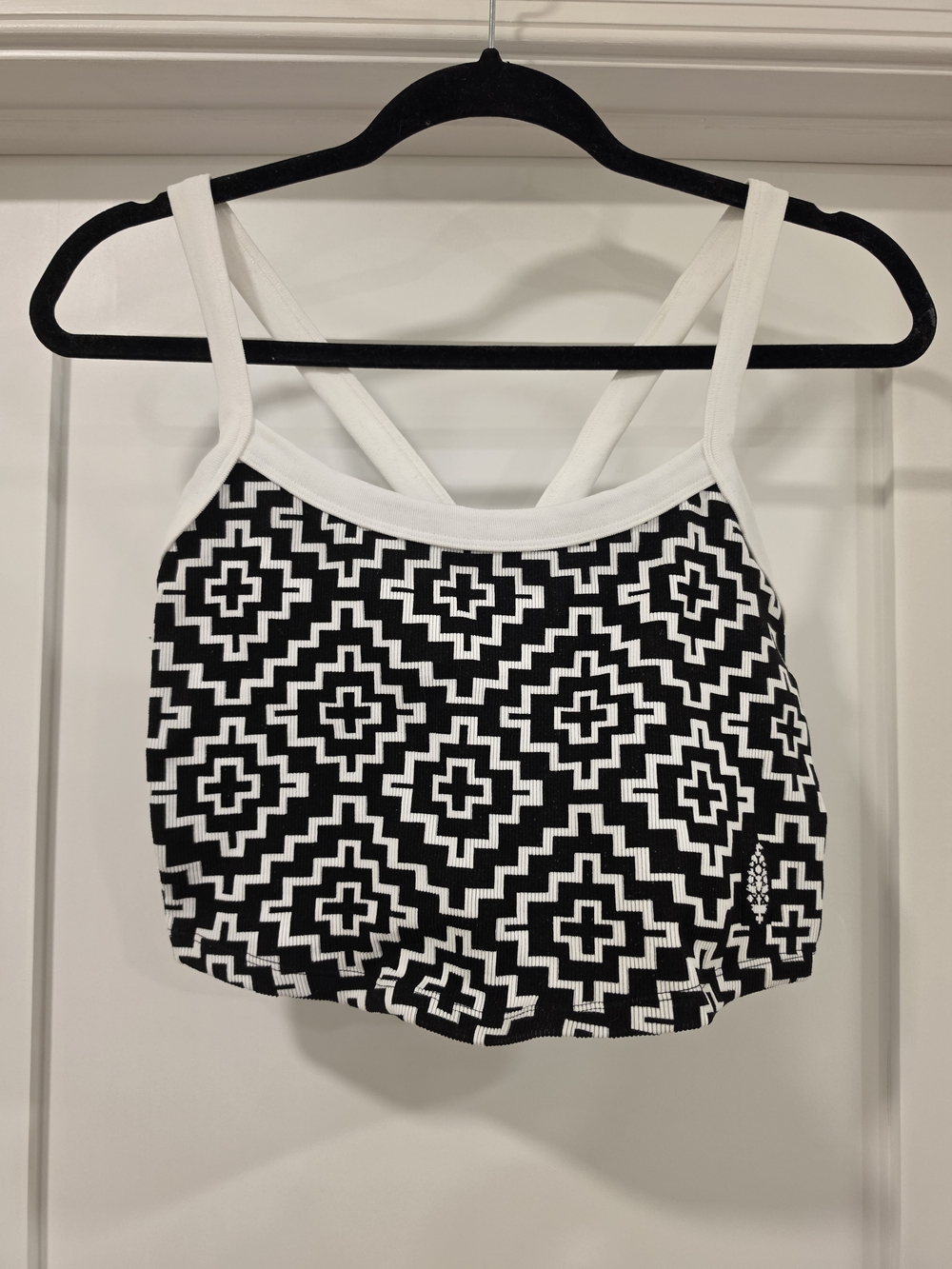 Fabletics Black & White Geo Crop Tank